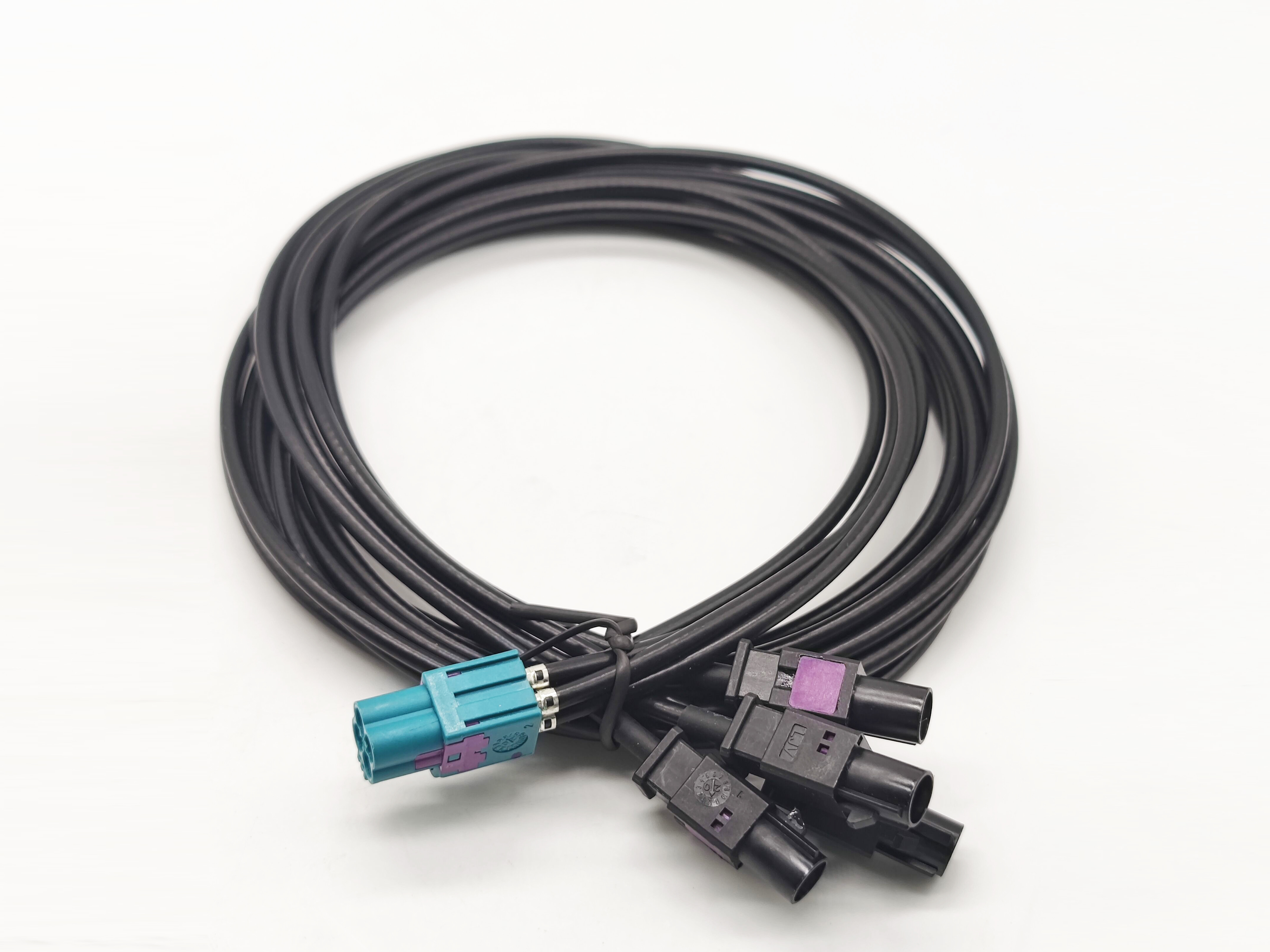 Integration advantages help Mini Fakra replace traditional Fakra