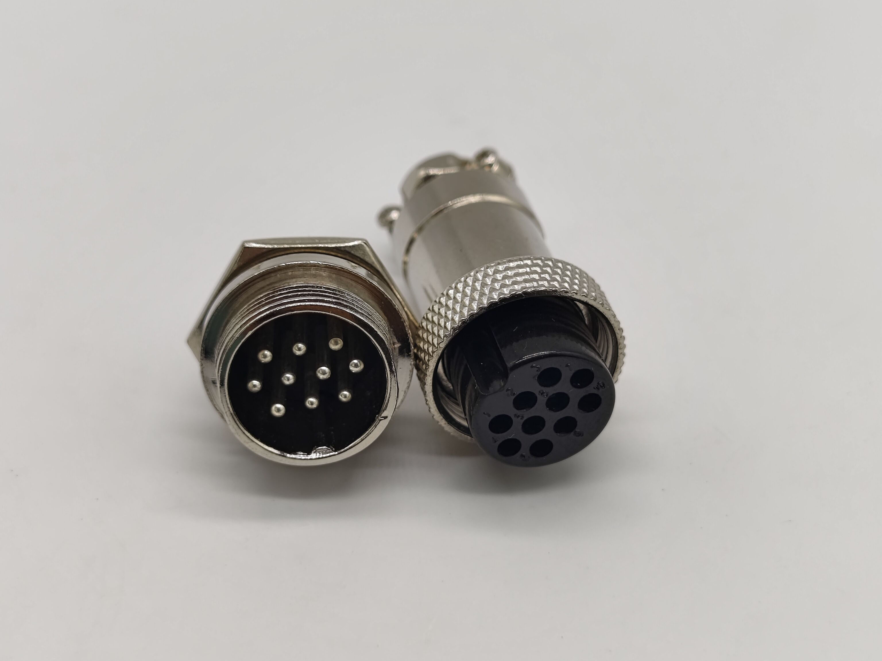 How to choose a circular connector