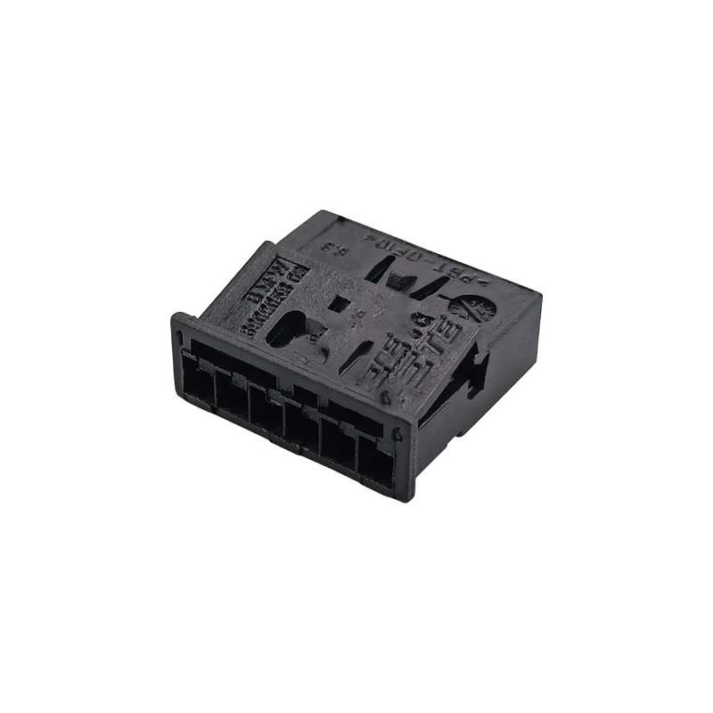 1355899-9YL Carcasa protectora de terminales para aplicaciones automotrices
