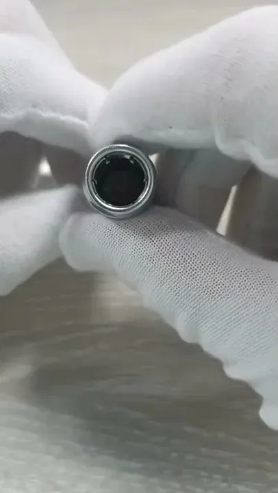 Straight hot-swappable metal self-locking aviation plug socket connector Video