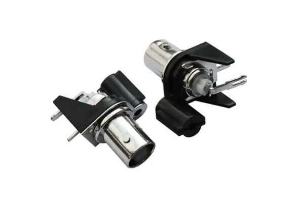 设备上使用终端连接器时的注意事项