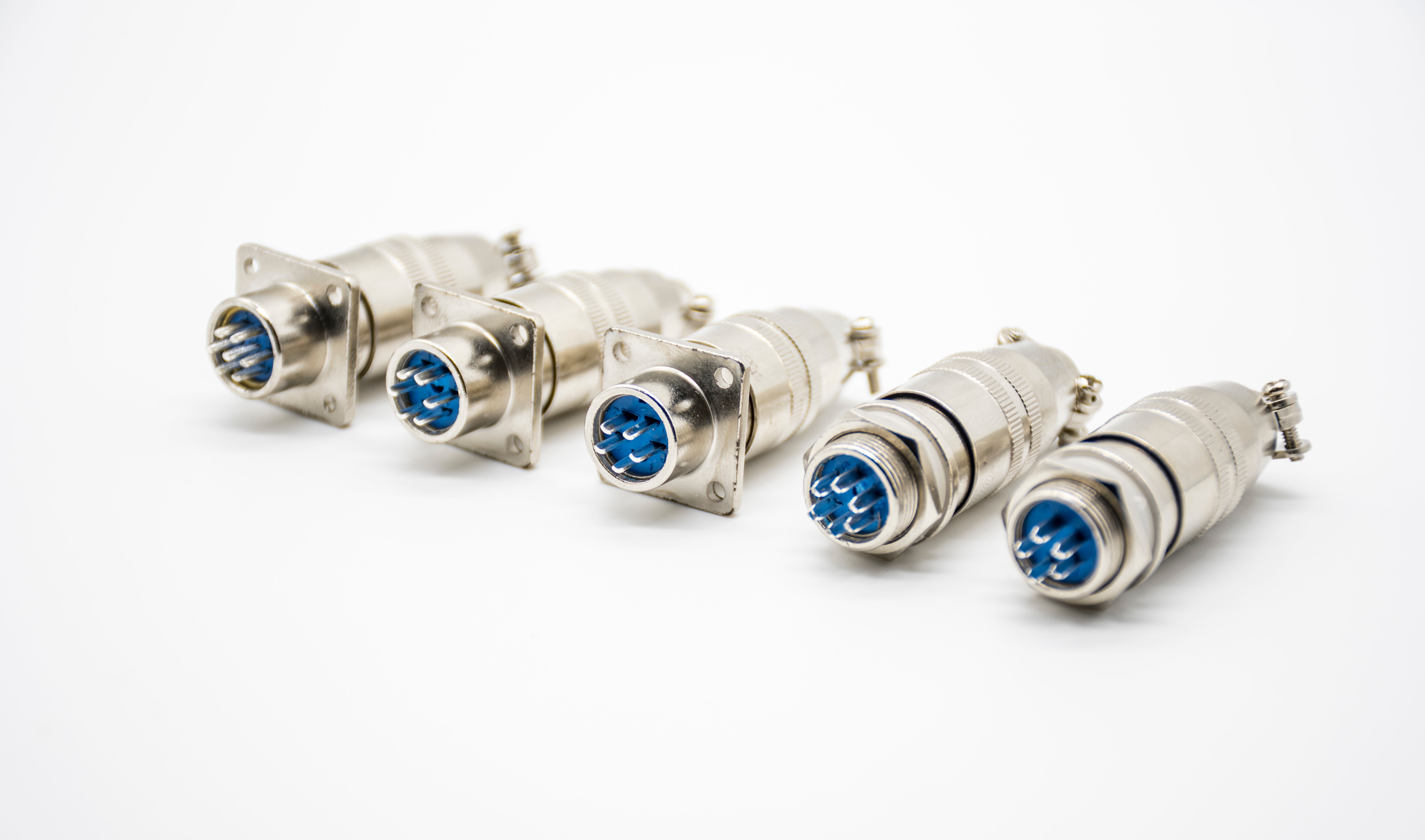 How to use the aviation plug correctly?