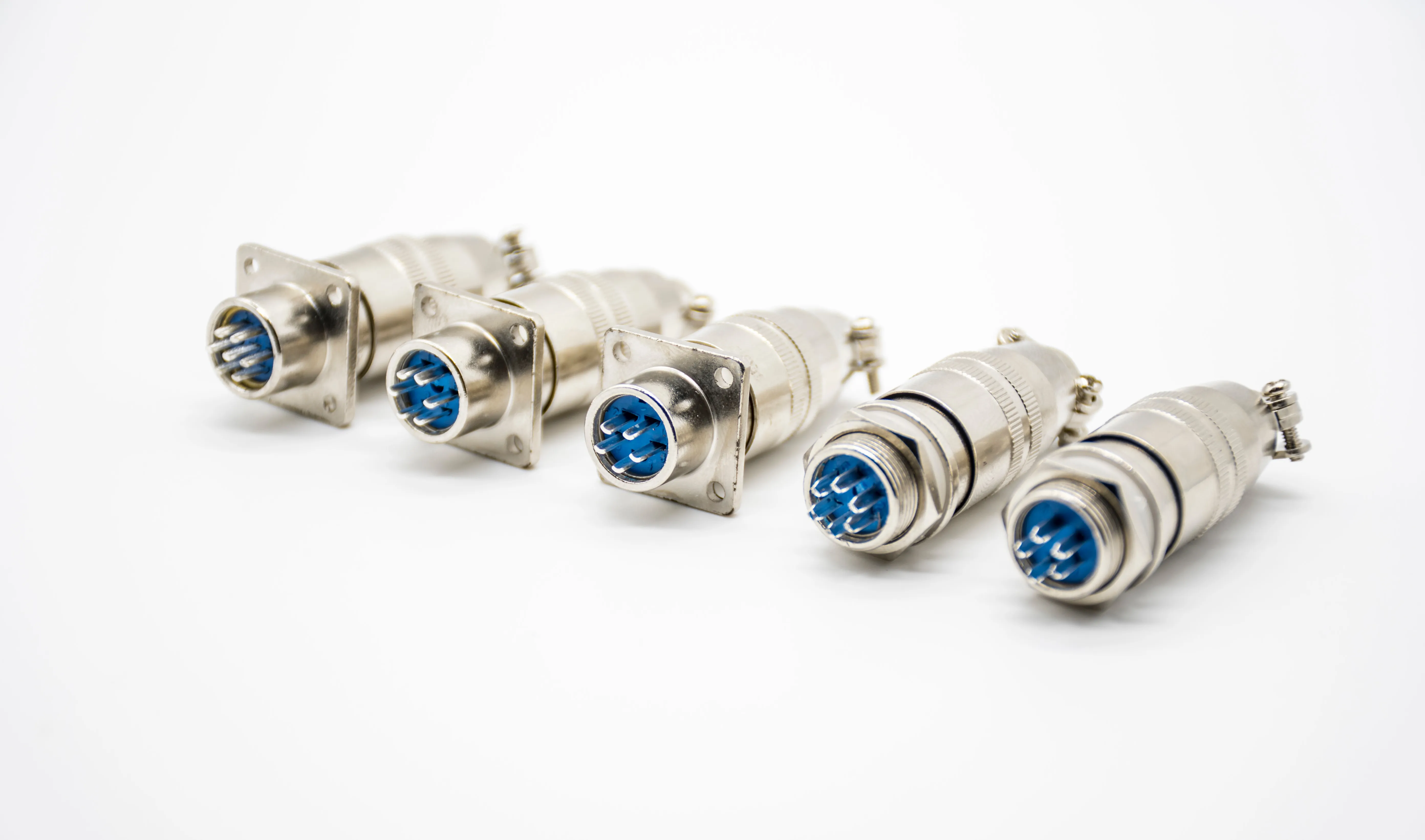 How to use the aviation plug correctly?