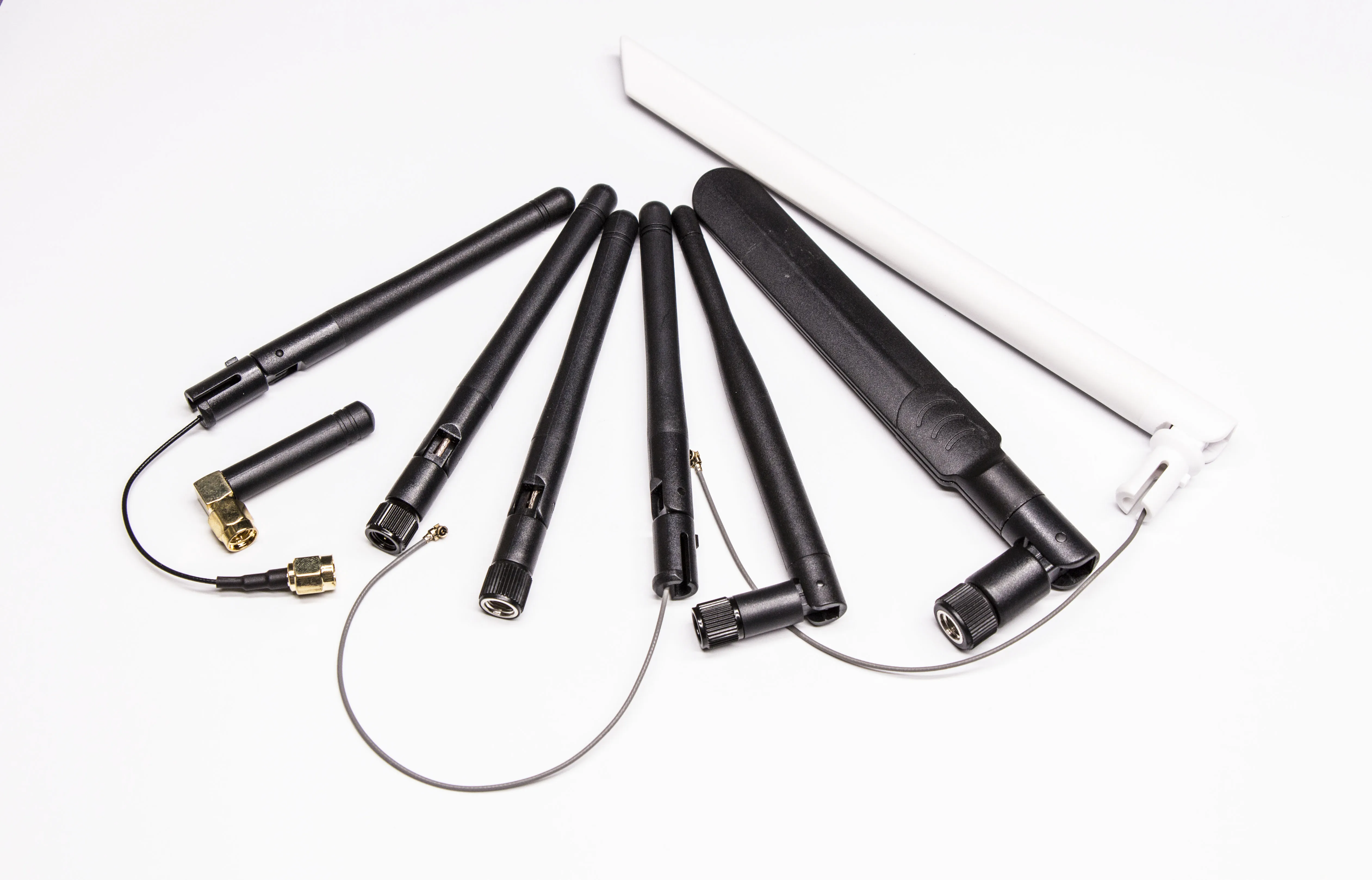 What is the function of GPS antenna?