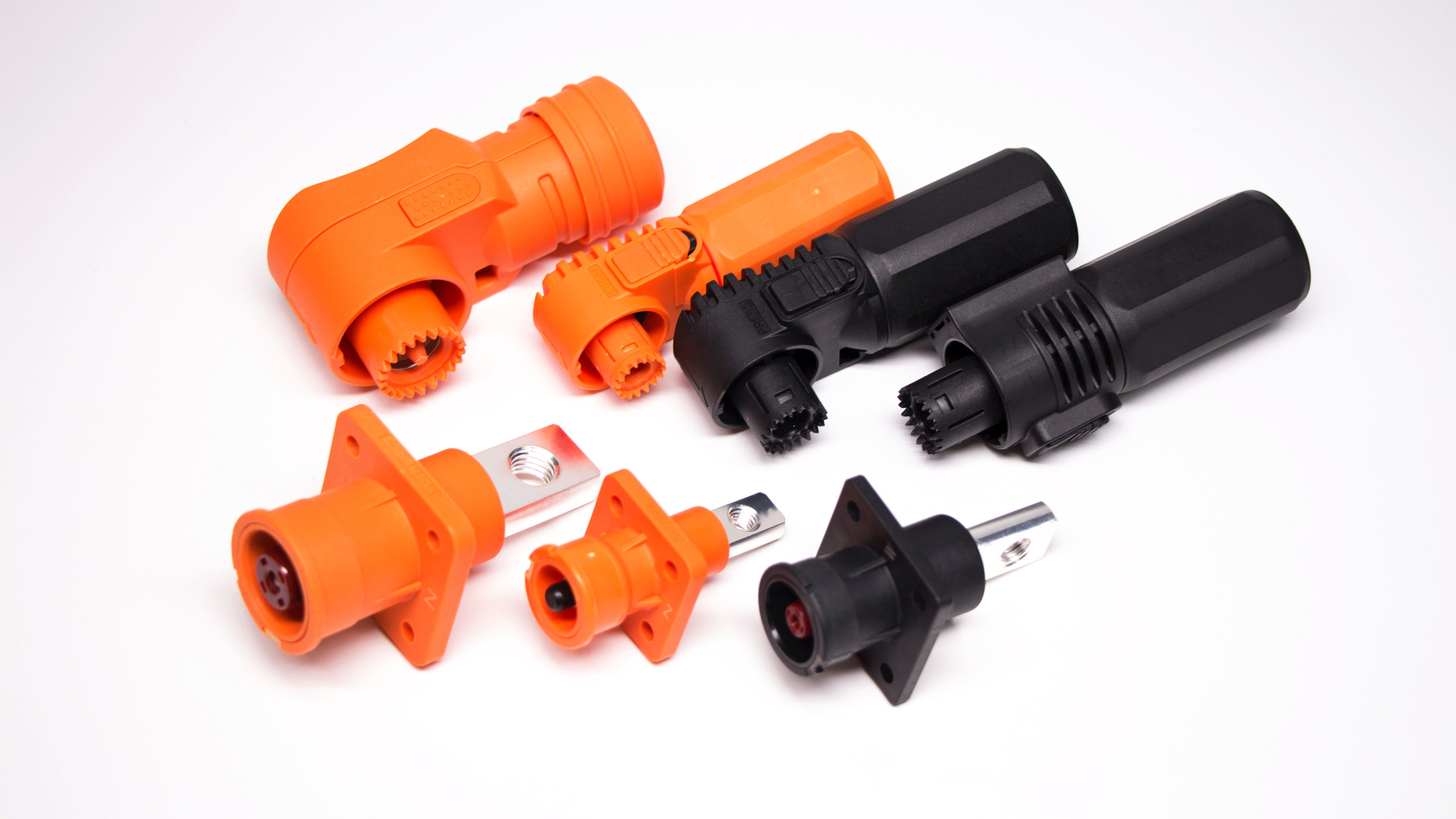 一种快速插入式储能连接器