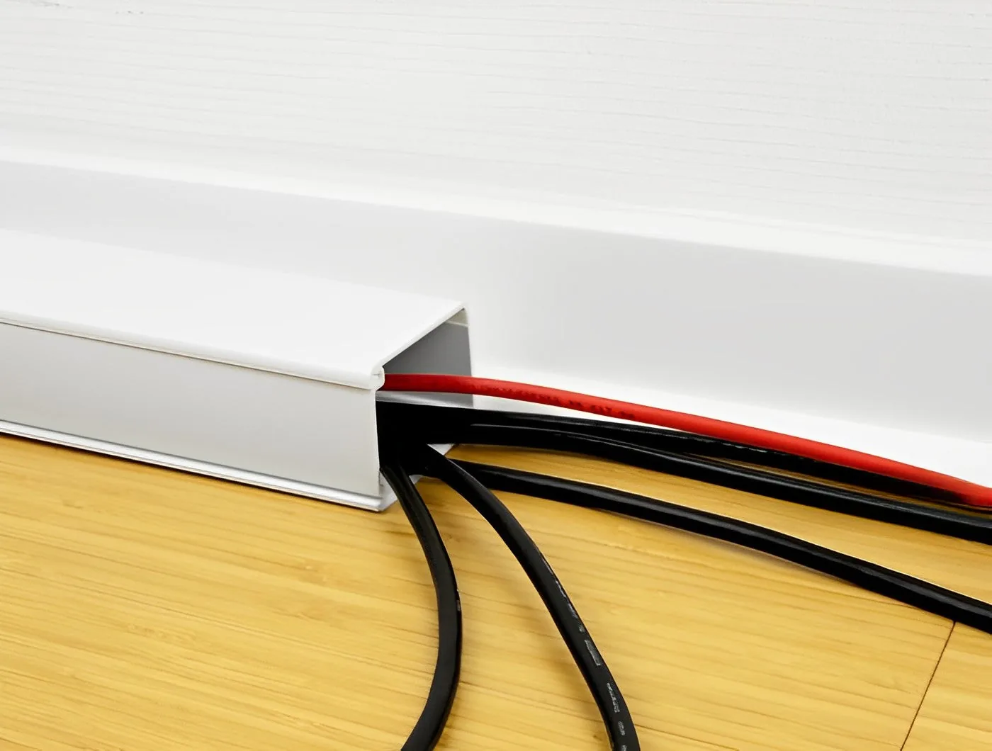 Conduc en câble d'électrobe avec auto-adhérence de couverture 22 x 15 mm - longueur 1 m blanc